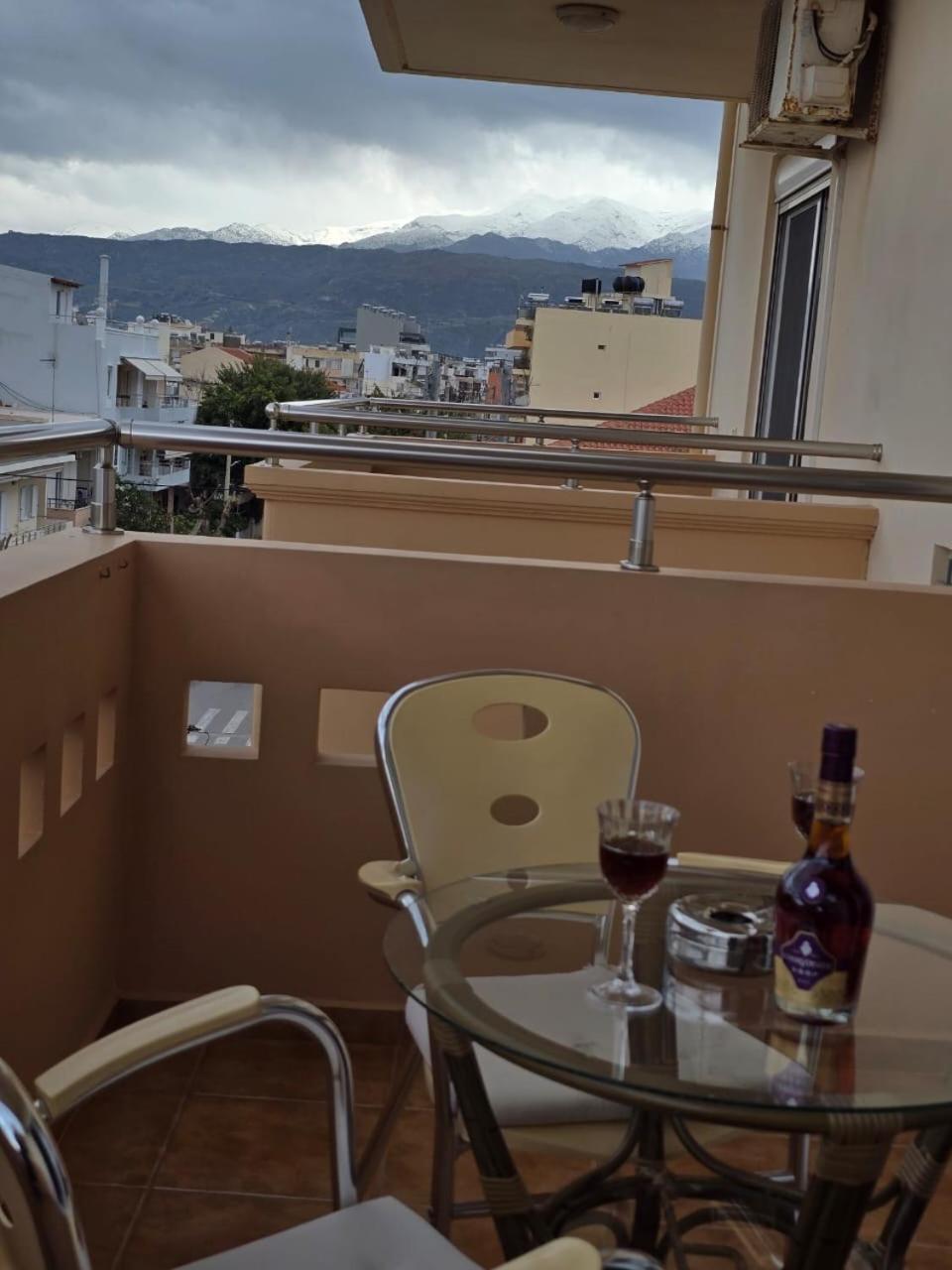 Fougaro Apartments Chrissi Akti Chania Exterior foto
